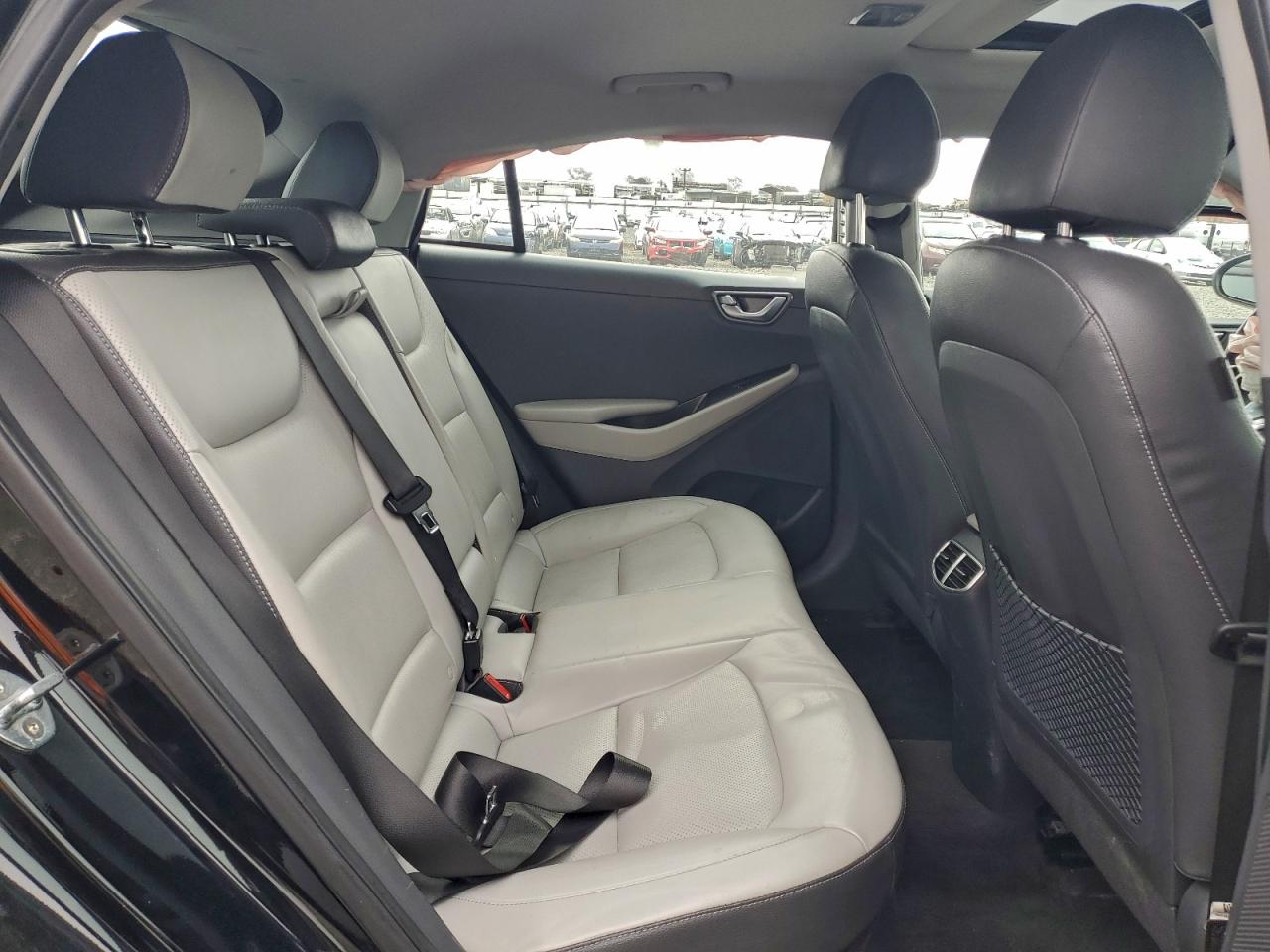 Hyundai Ioniq Limited Image 7