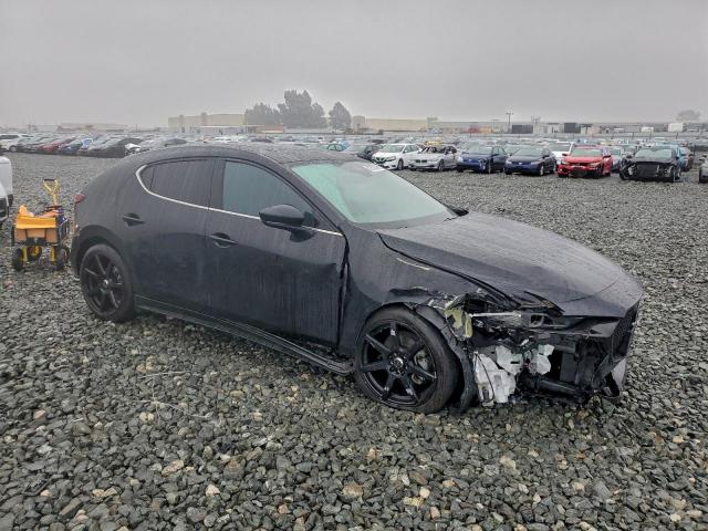 Mazda 3 Premium Image 2