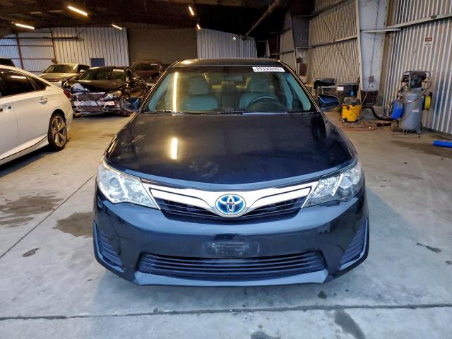 Toyota Camry Hybrid Image 9