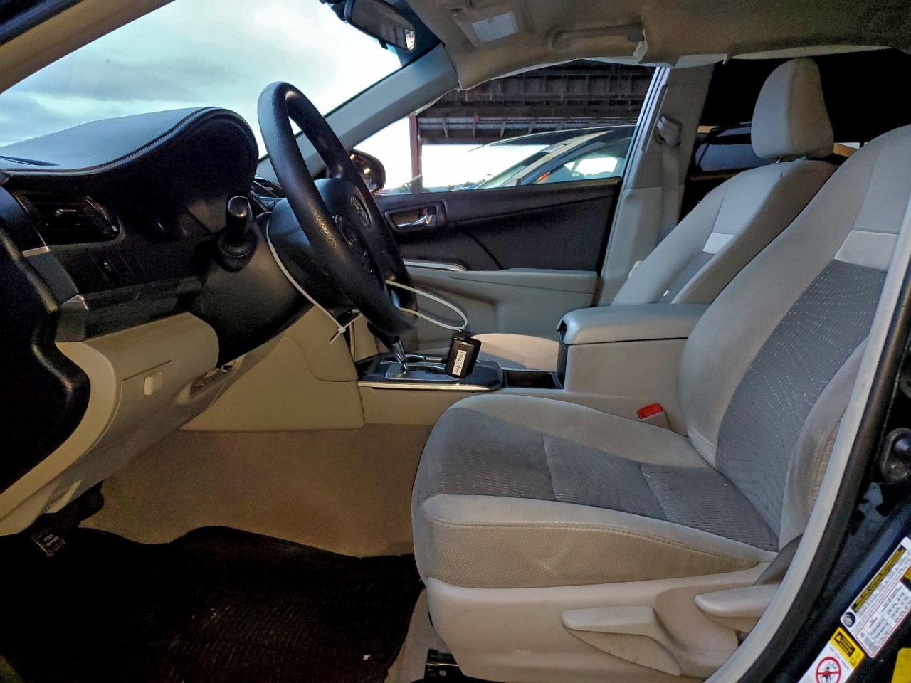 Toyota Camry Hybrid Image 8