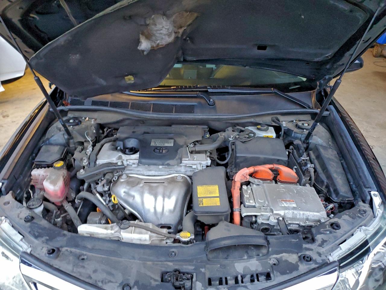 Toyota Camry Hybrid Image 10