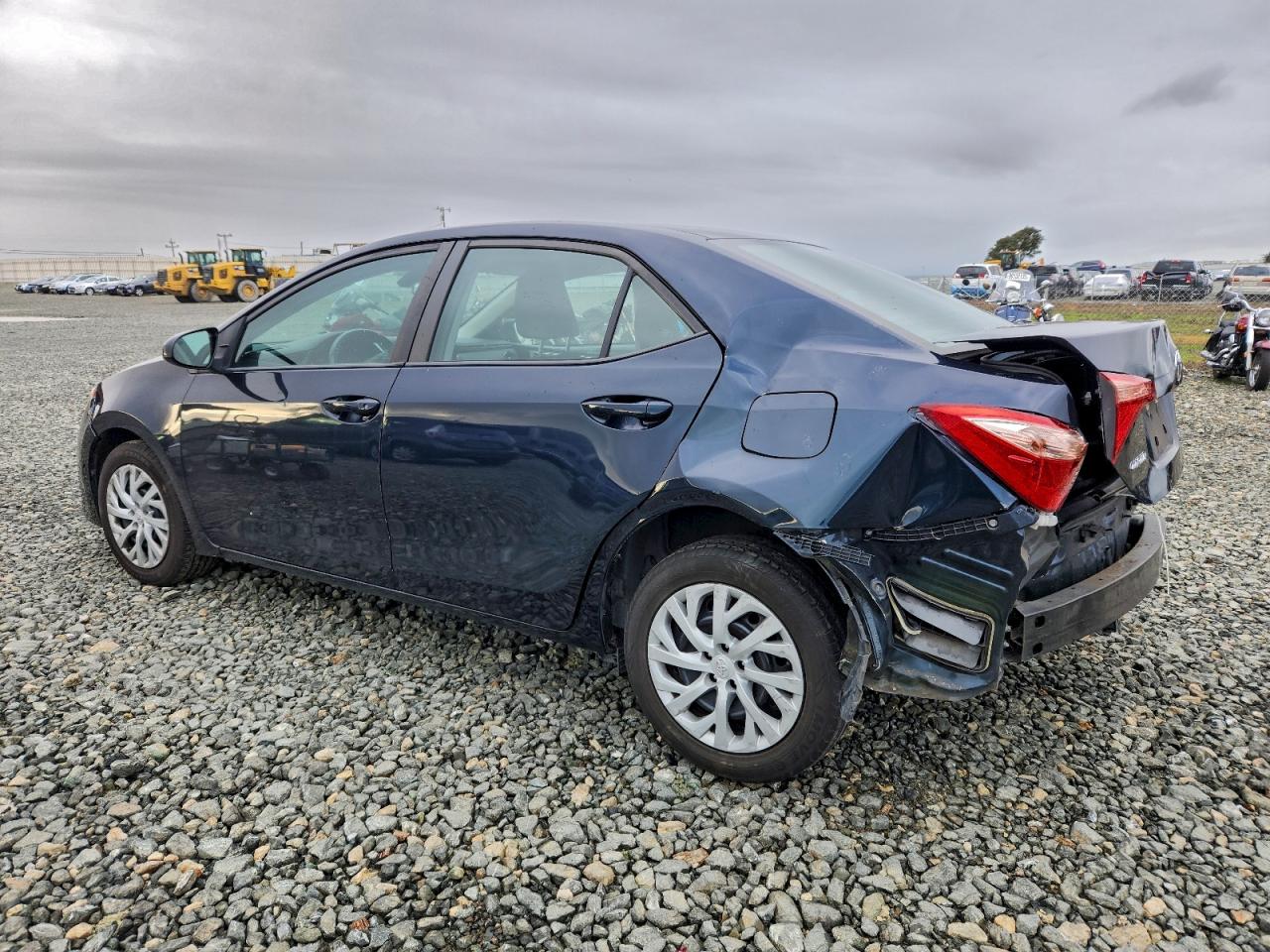 Toyota Corolla L Image 4