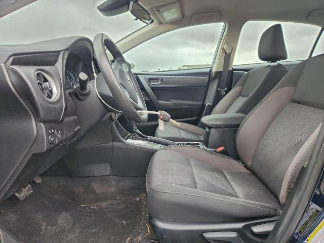 Toyota Corolla L Image 8