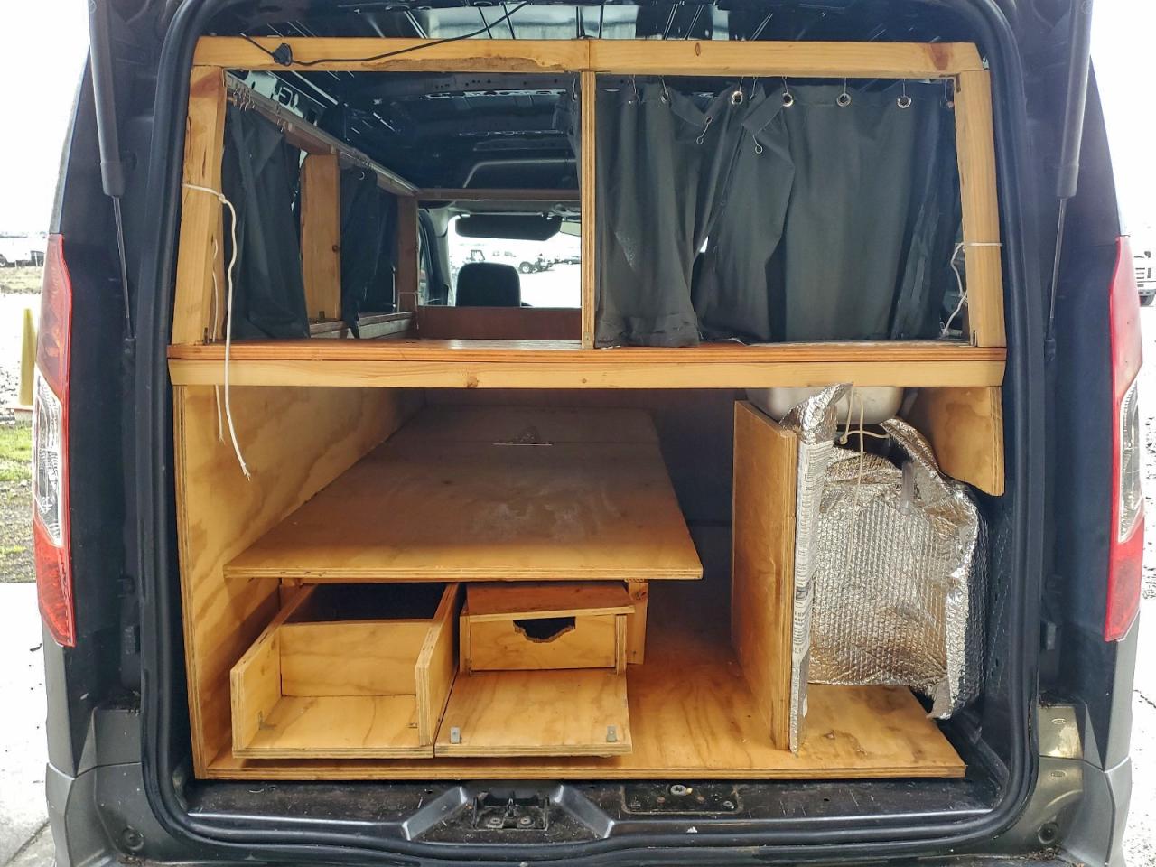 Ford Transit Xlt Image 9