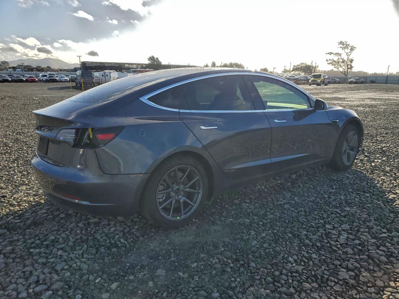 Tesla Model 3 Image 4