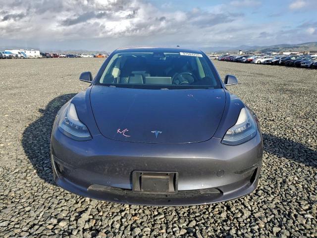 Tesla Model 3 Image 5