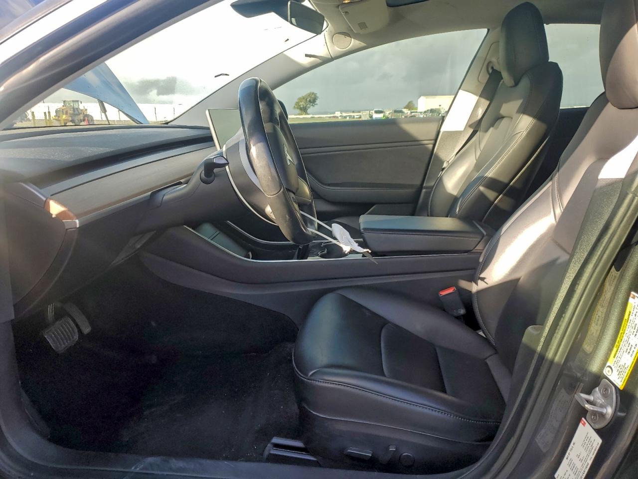 Tesla Model 3 Image 12