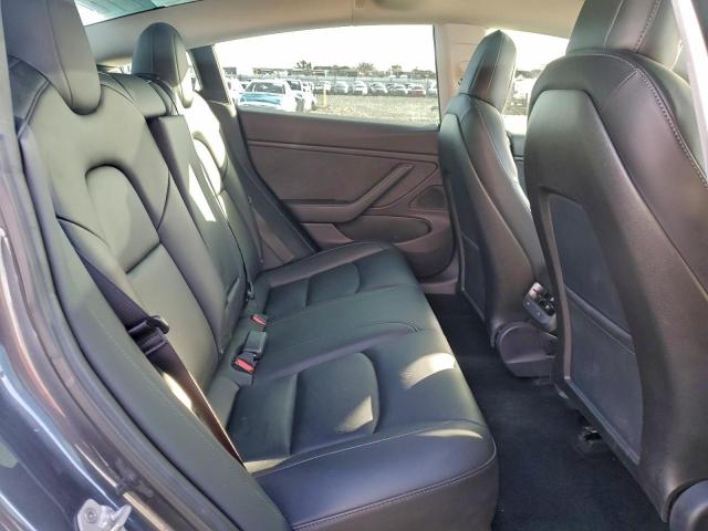 Tesla Model 3 Image 10