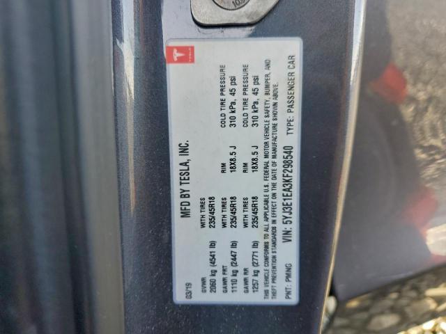 Tesla Model 3 Image 11