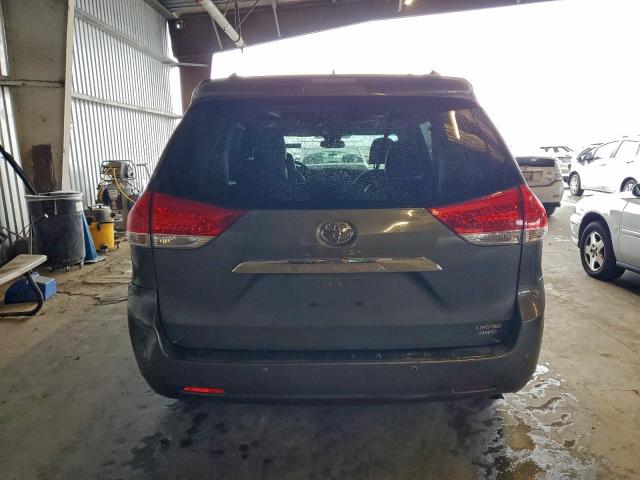 Toyota Sienna Xle Image 4