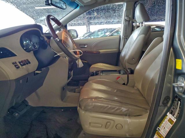 Toyota Sienna Xle Image 5