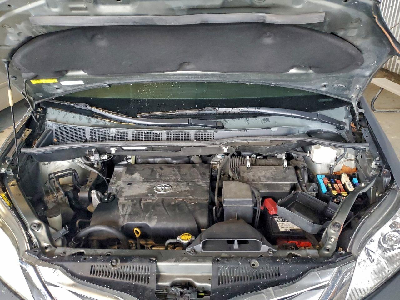 Toyota Sienna Xle Image 10