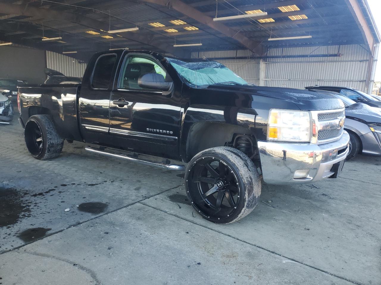 Chevrolet Silverado C1500 Lt Image 9