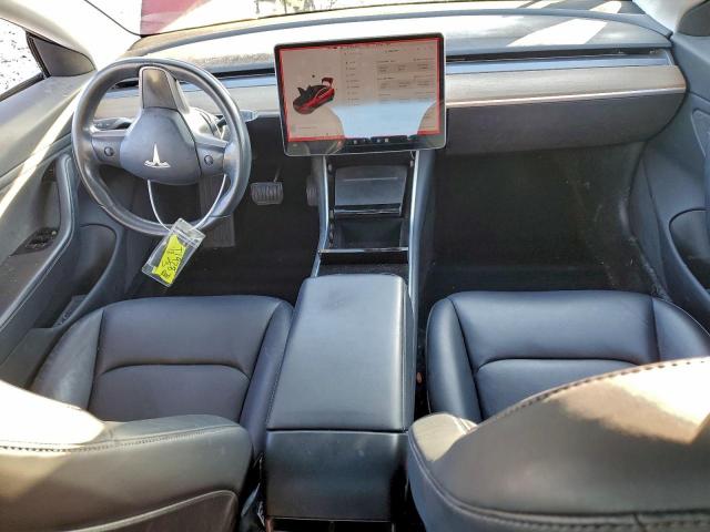 Tesla Model 3 Image 8