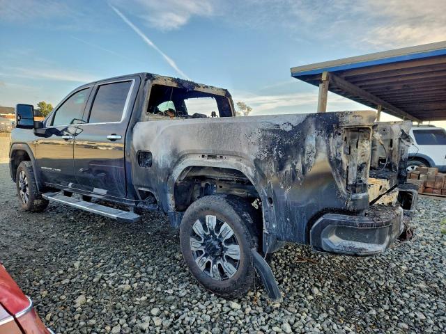 GMC Sierra K2500 Denali Image 3