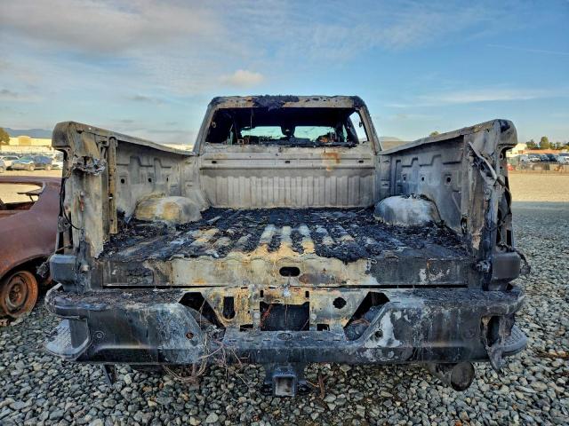 GMC Sierra K2500 Denali Image 5