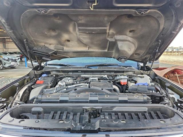 GMC Sierra K2500 Denali Image 8