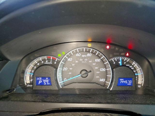 Toyota Camry Base Image 9