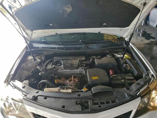 Toyota Camry Base Image 12