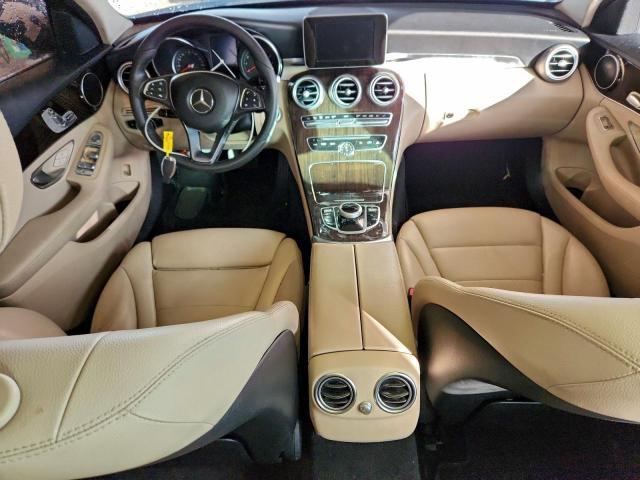 Mercedes-Benz C-Class 300 Image 13