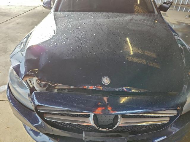 Mercedes-Benz C-Class 300 Image 4