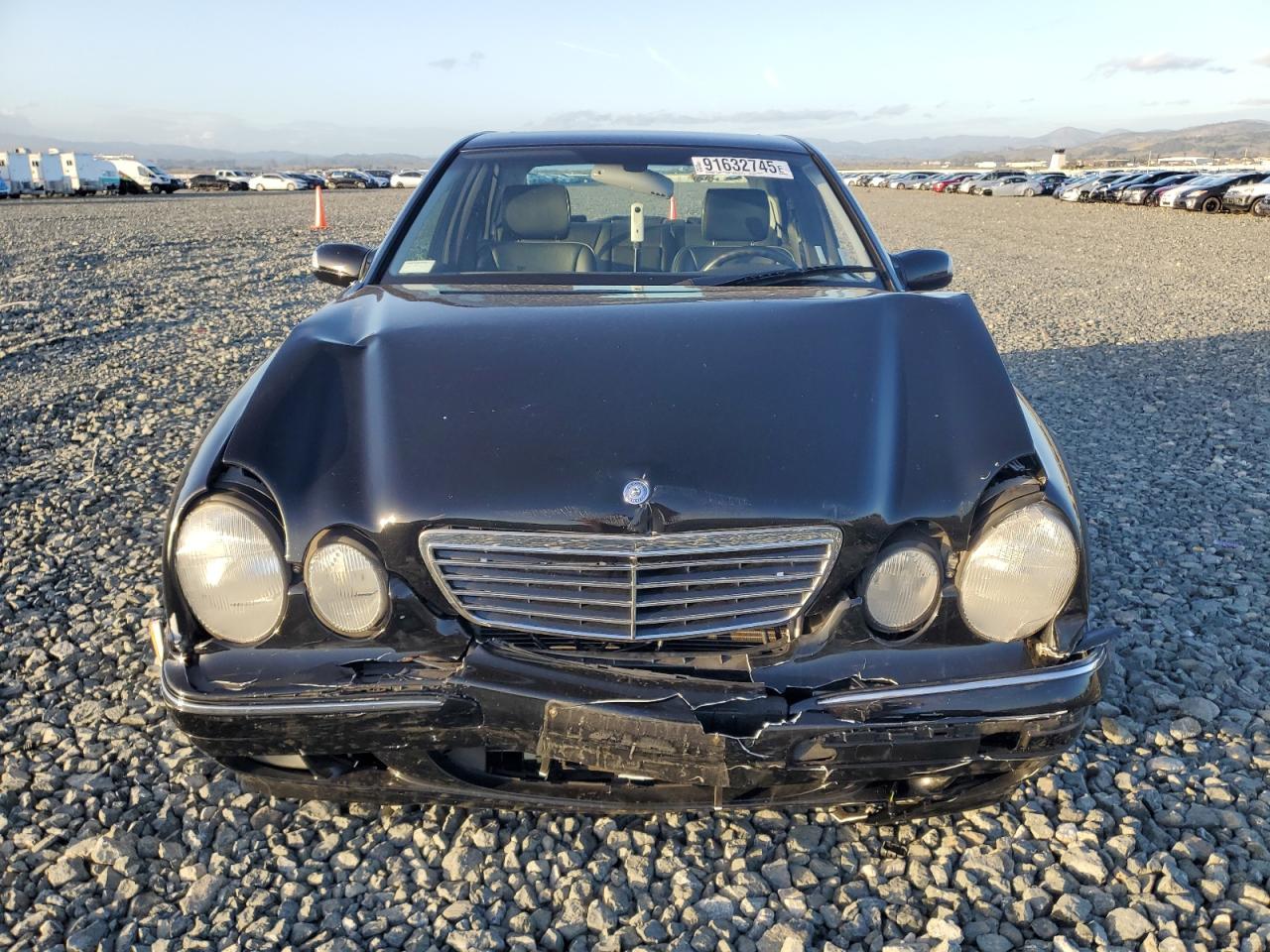 Mercedes-Benz E-Class 320 Image 12