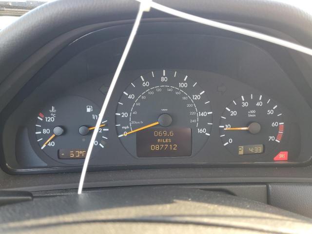 Mercedes-Benz E-Class 320 Image 9