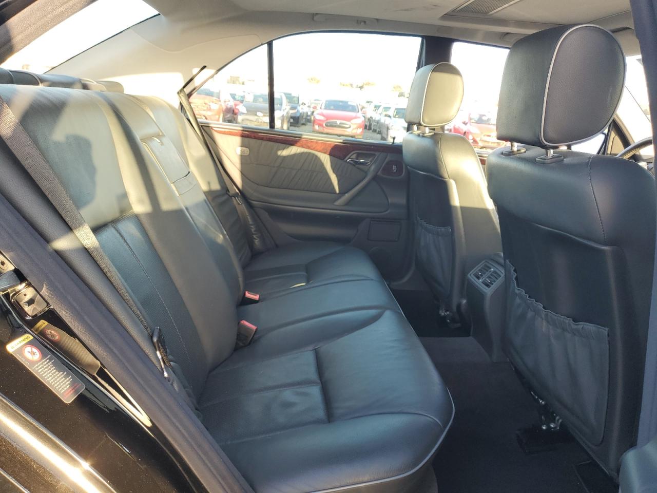 Mercedes-Benz E-Class 320 Image 6