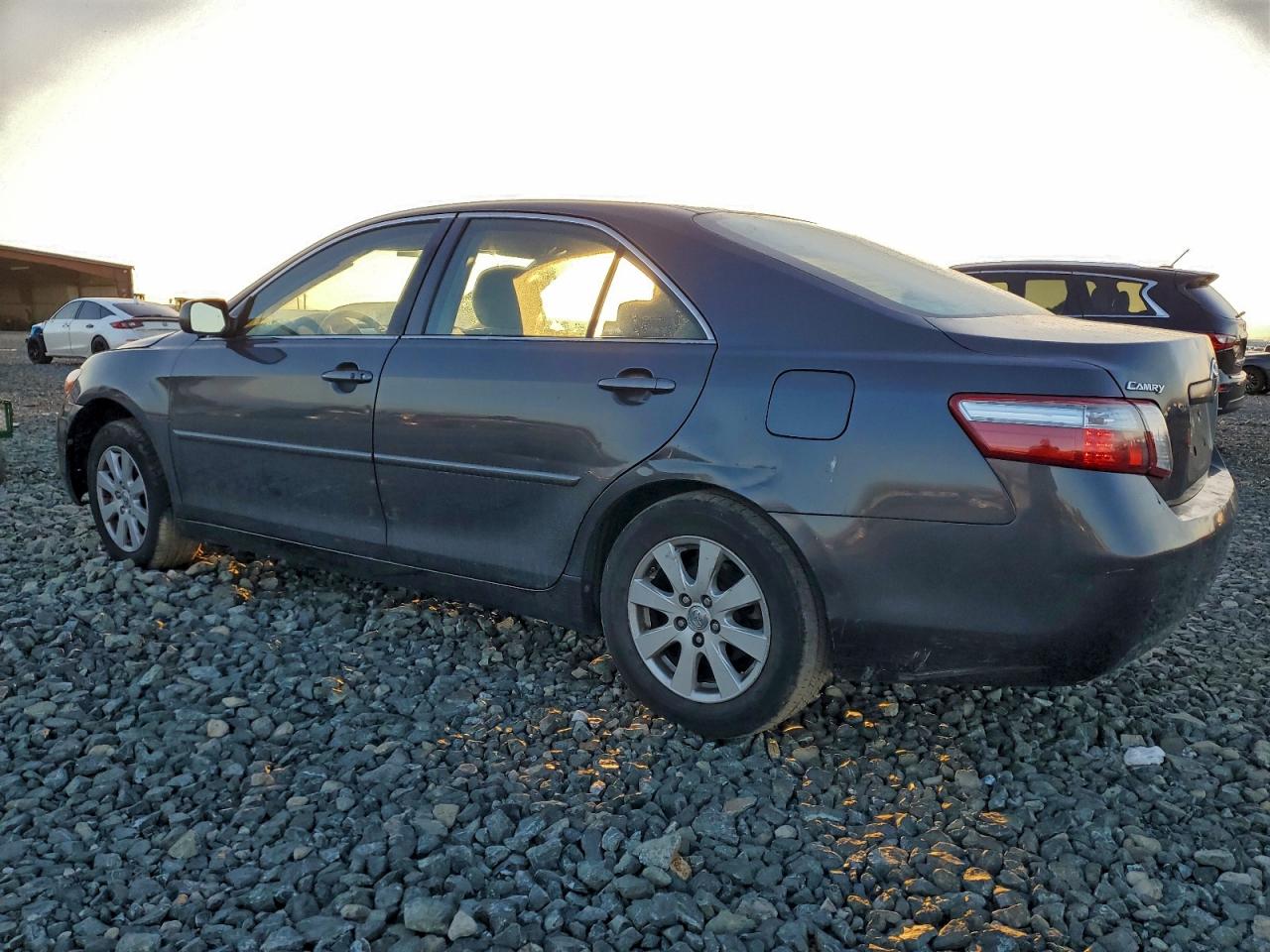 Toyota Camry Hybrid Image 7