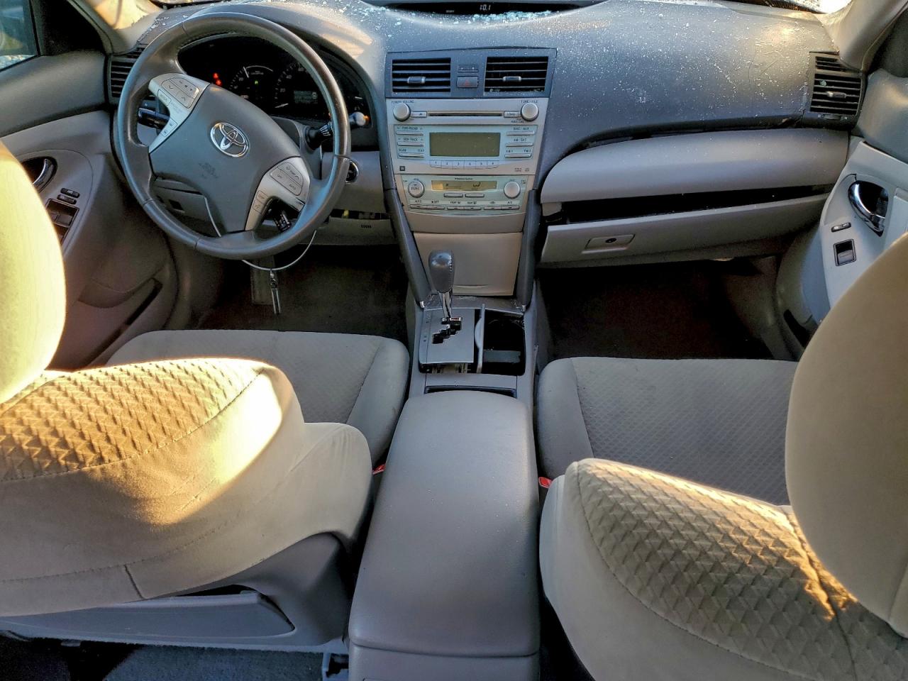 Toyota Camry Hybrid Image 9