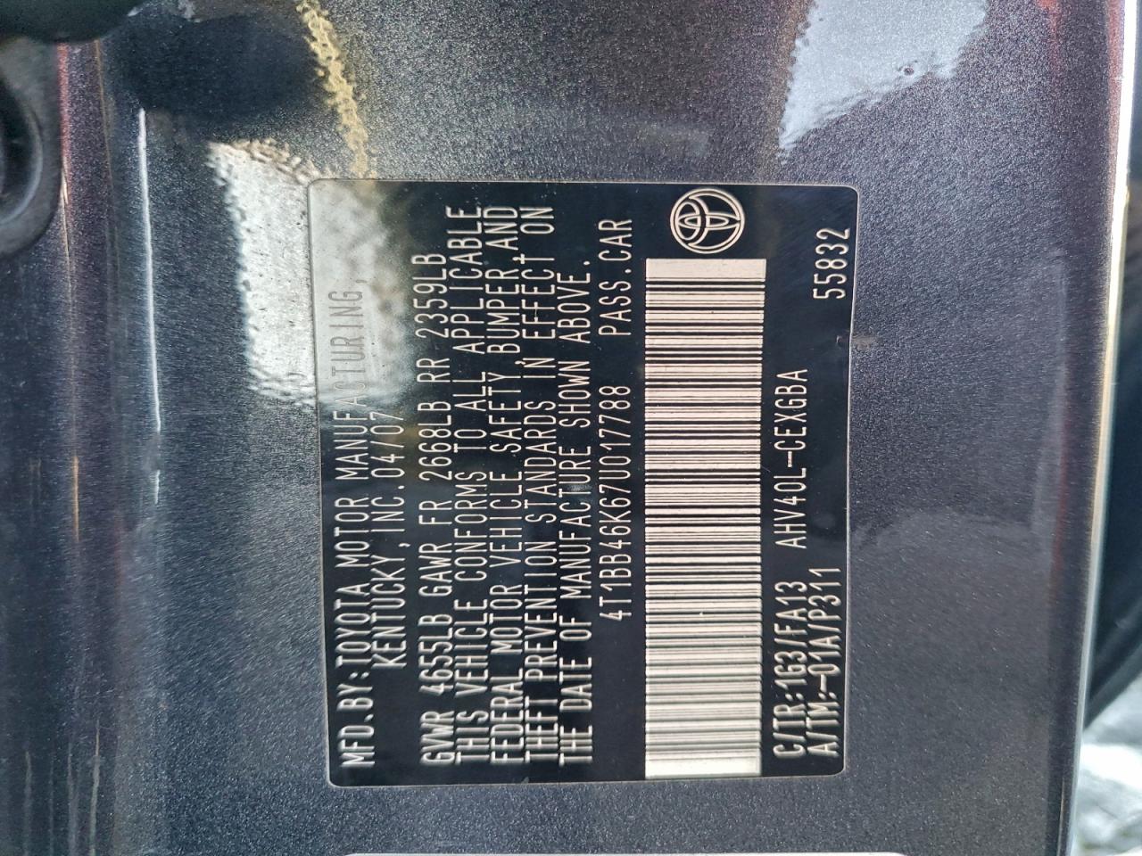 Toyota Camry Hybrid Image 8