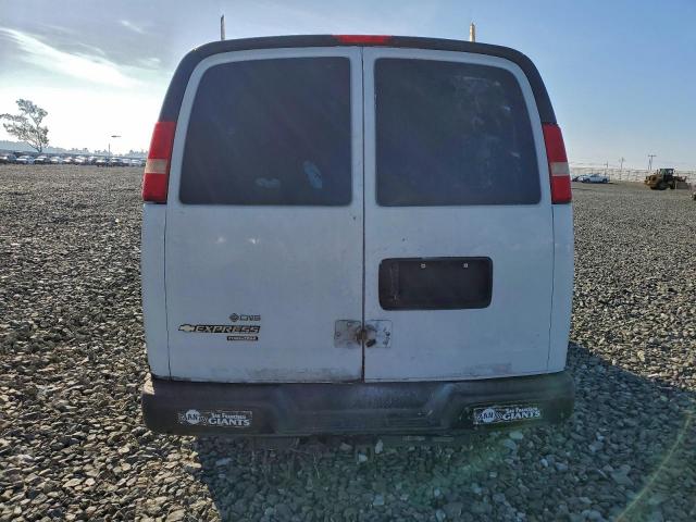 Chevrolet Express Image 8