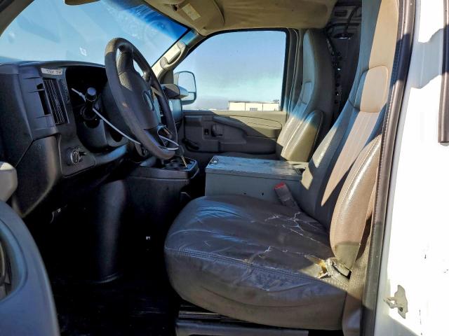 Chevrolet Express Image 10