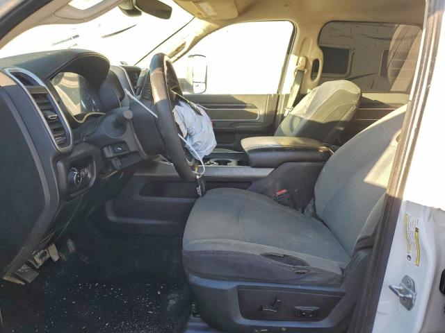 Ram 3500 Big Horn Image 4