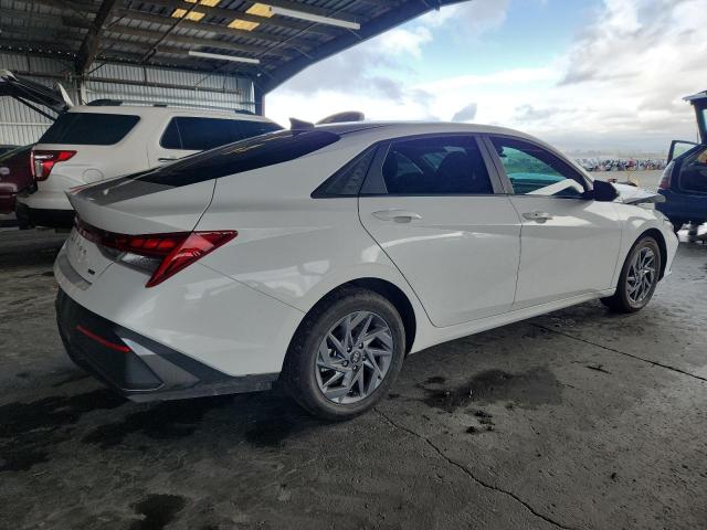 Hyundai ELANTRA Blue Image 3