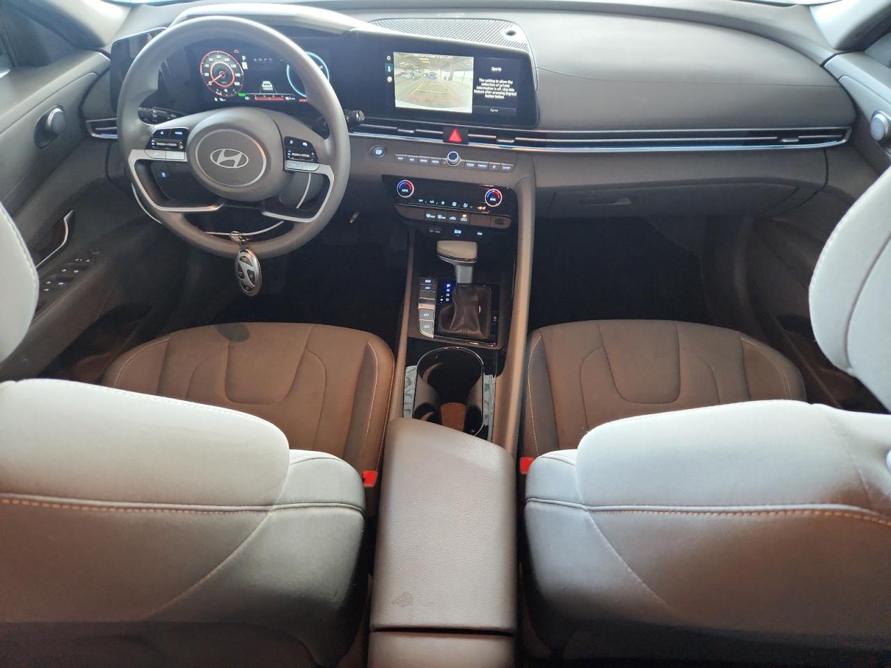 Hyundai ELANTRA Blue Image 12