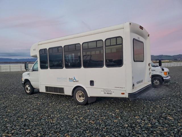 Ford Econoline E350 Super Duty Cutaway Van Image 2