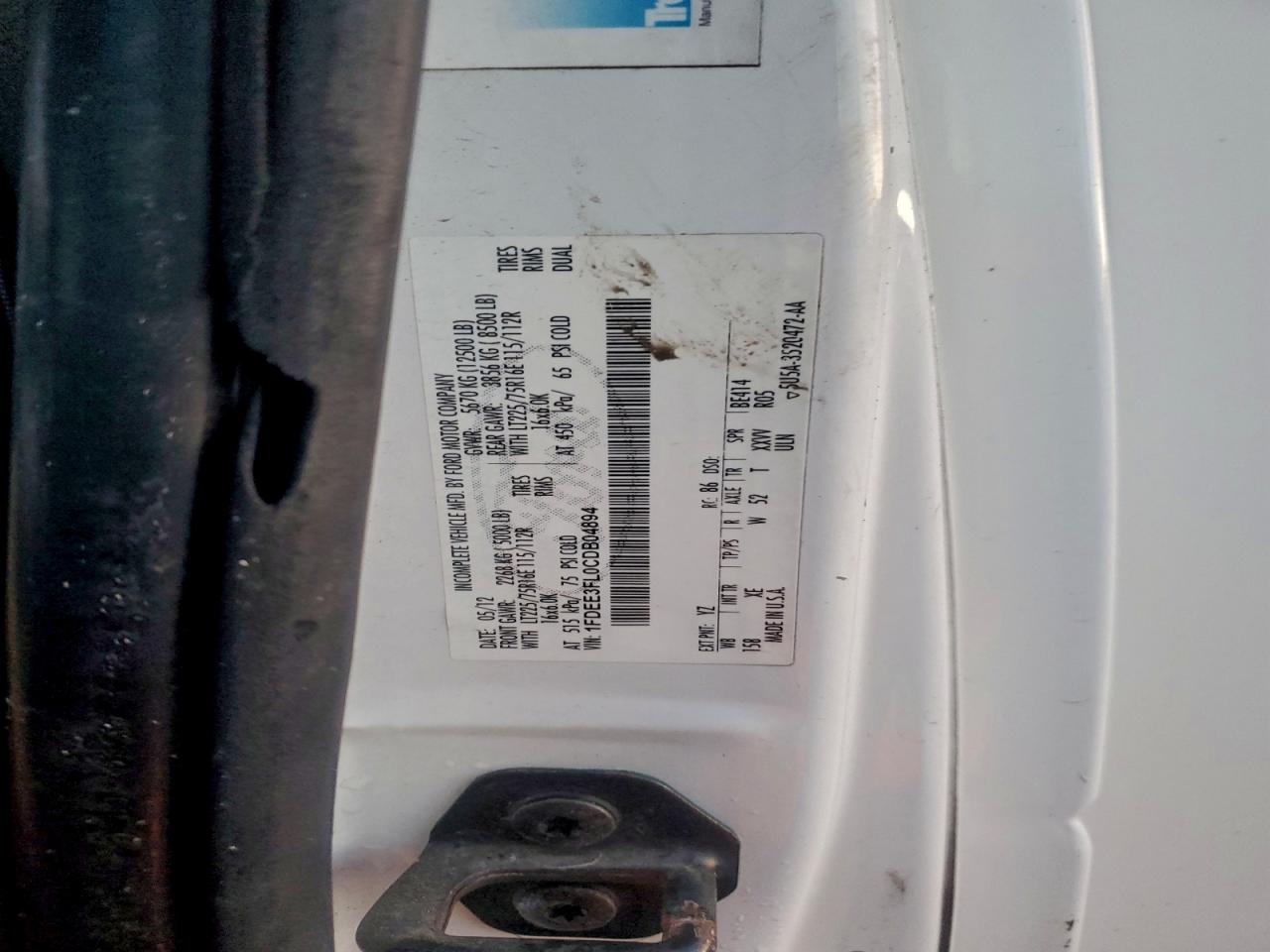 Ford Econoline E350 Super Duty Cutaway Van Image 12