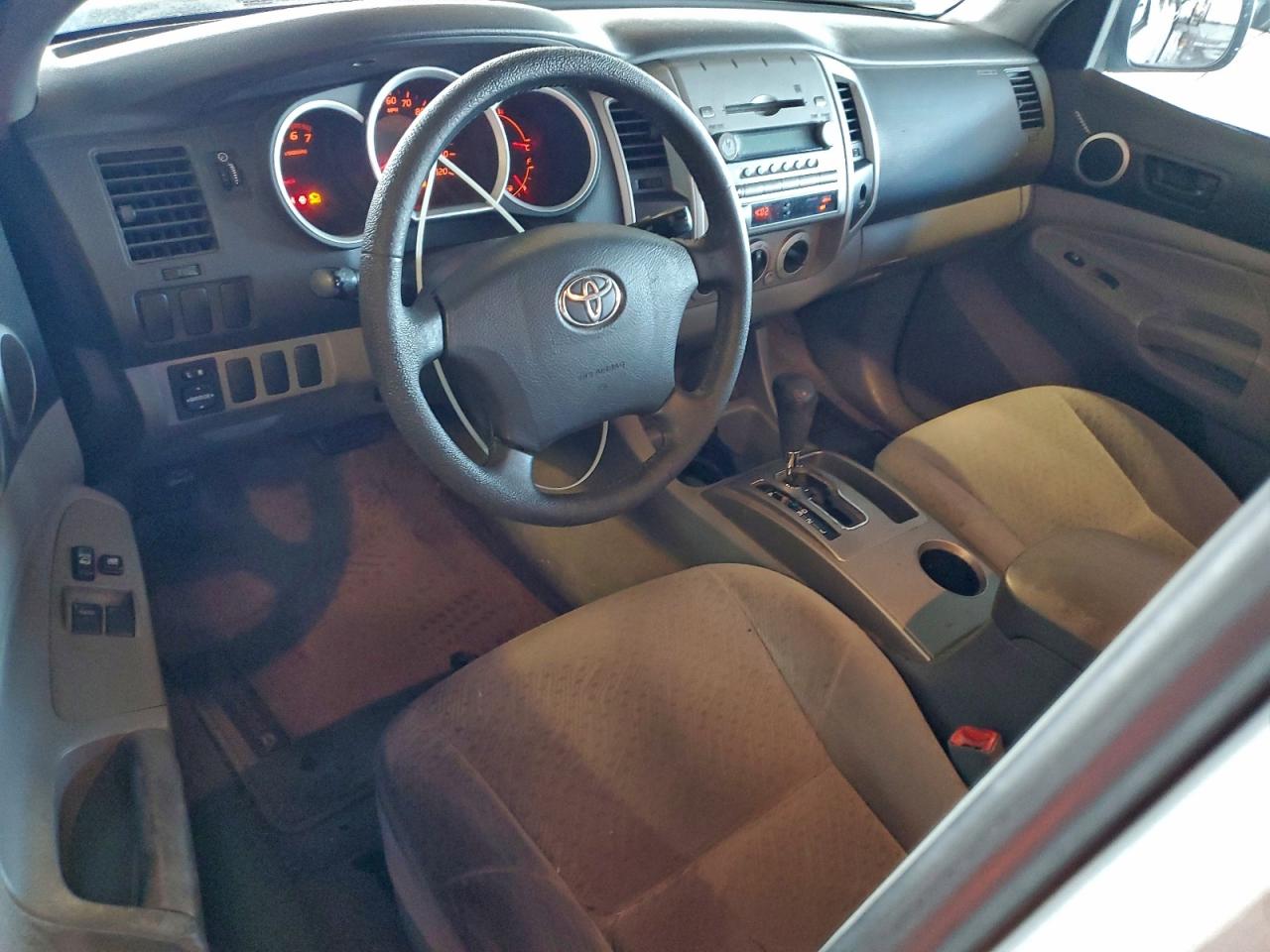 Toyota Tacoma Access Cab Image 10