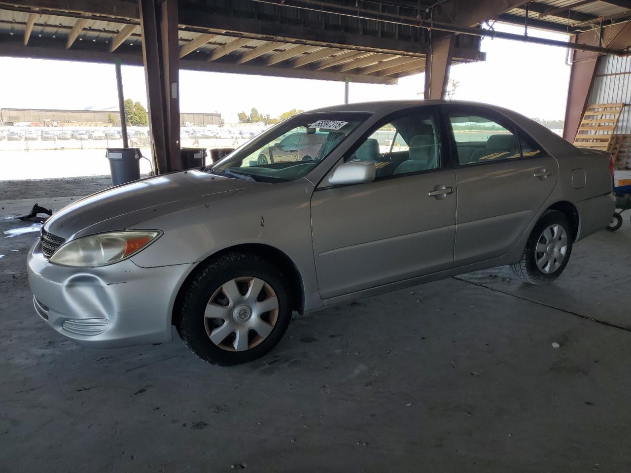 Toyota Camry Le Image 1