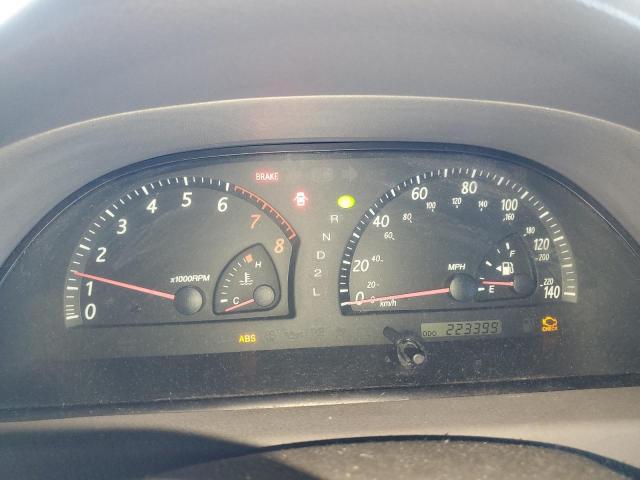 Toyota Camry Le Image 8