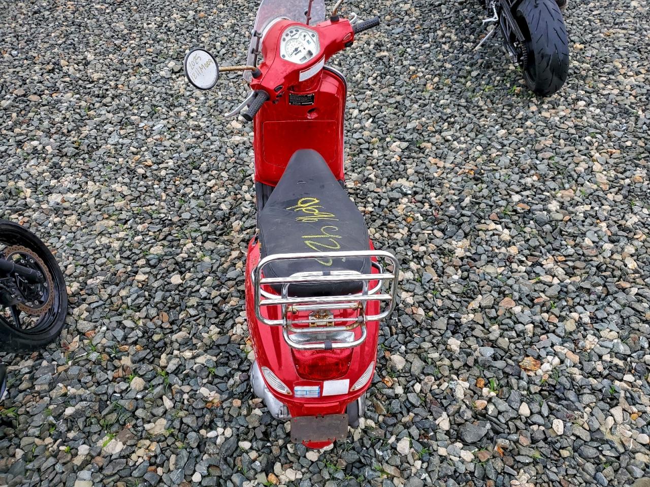 Vespa Scooter 150 Image 5