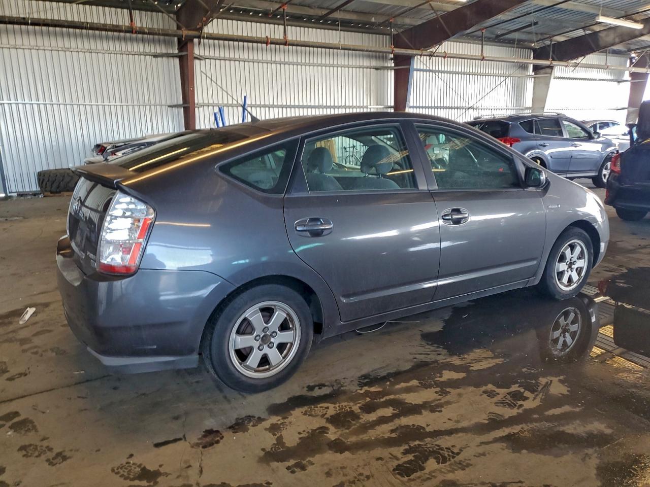 Toyota Prius Image 6