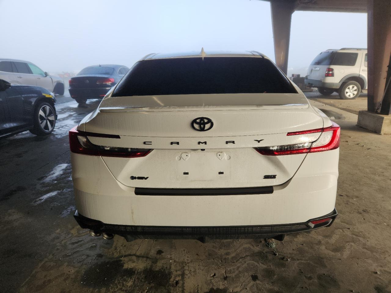 Toyota Camry Xse Image 3