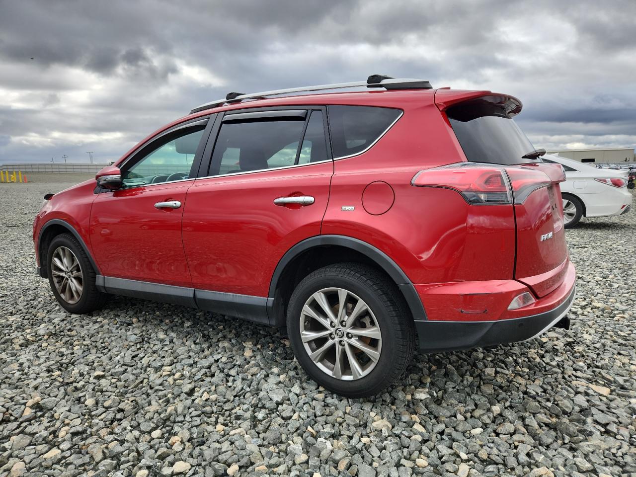 Toyota RAV4 Limited Image 8