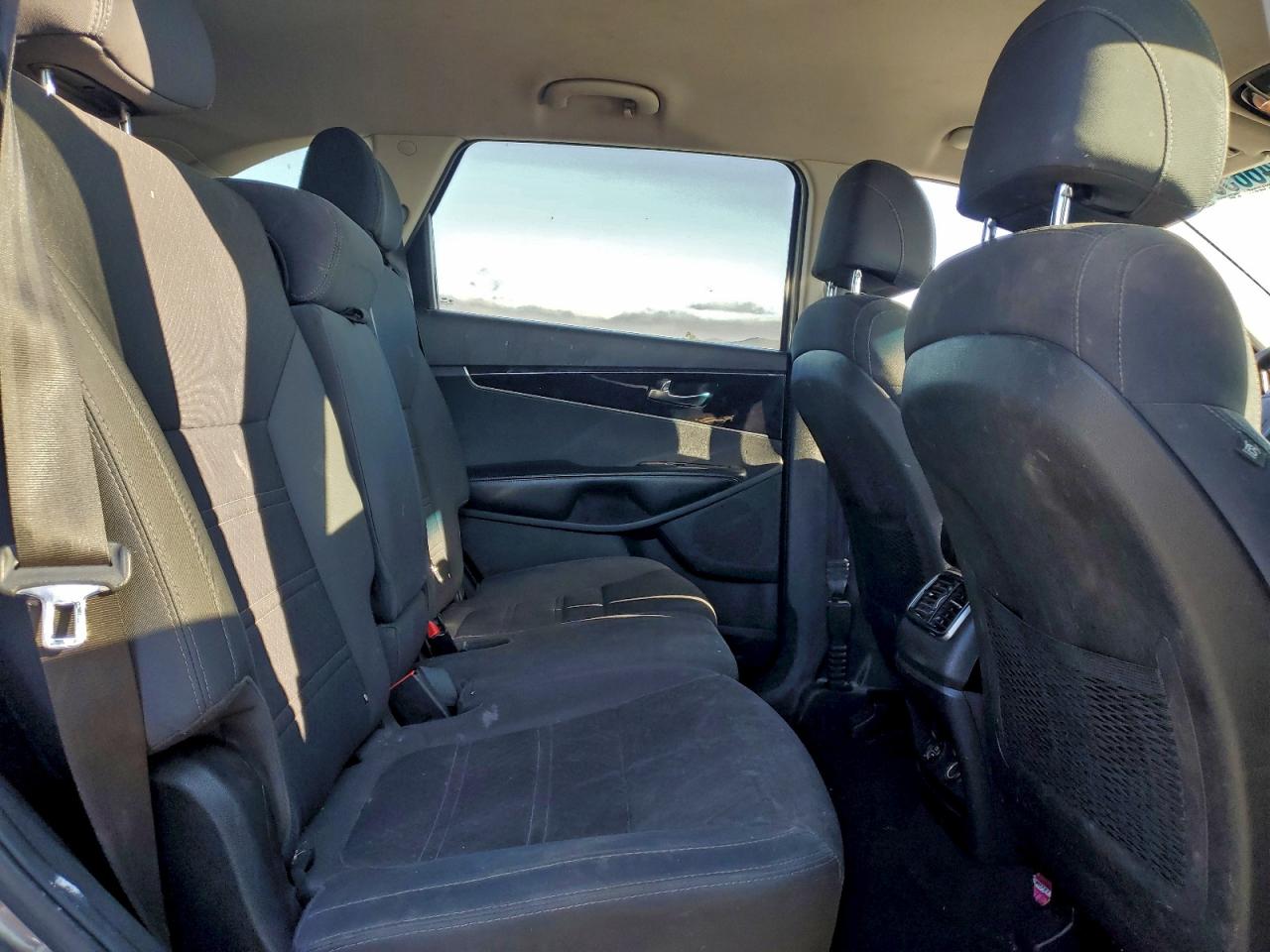 Kia Sorento Lx Image 3