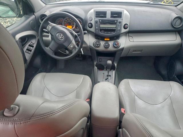 Toyota RAV4 Image 10