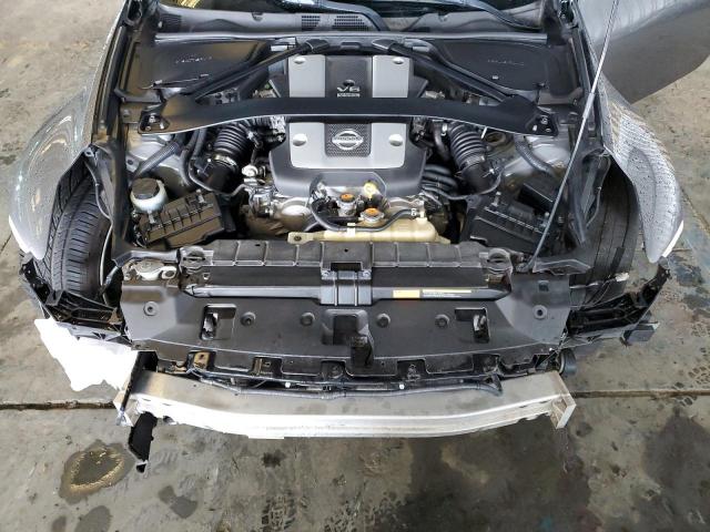 Nissan 370Z Base Image 9