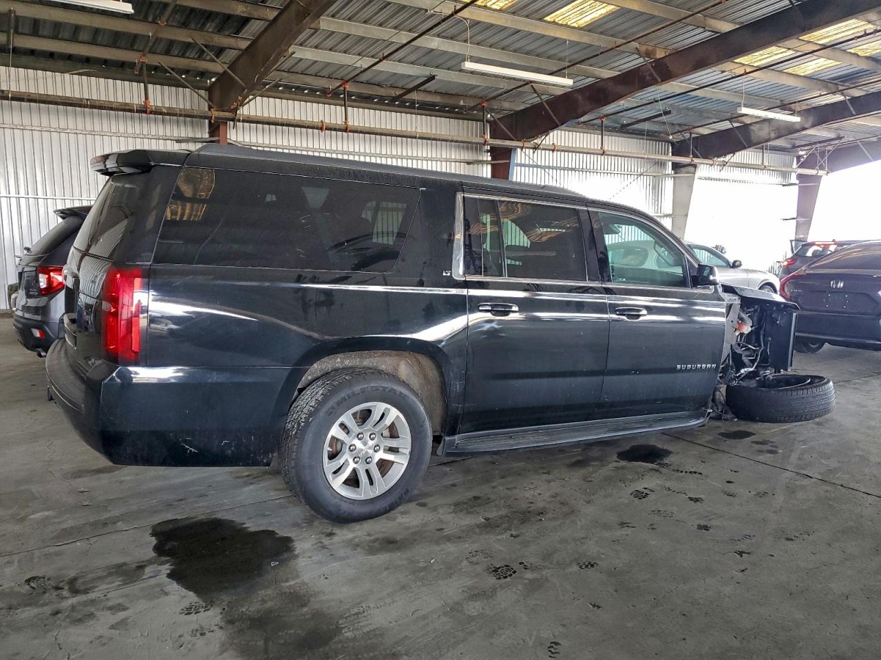 Chevrolet Suburban C1500 Lt Image 12
