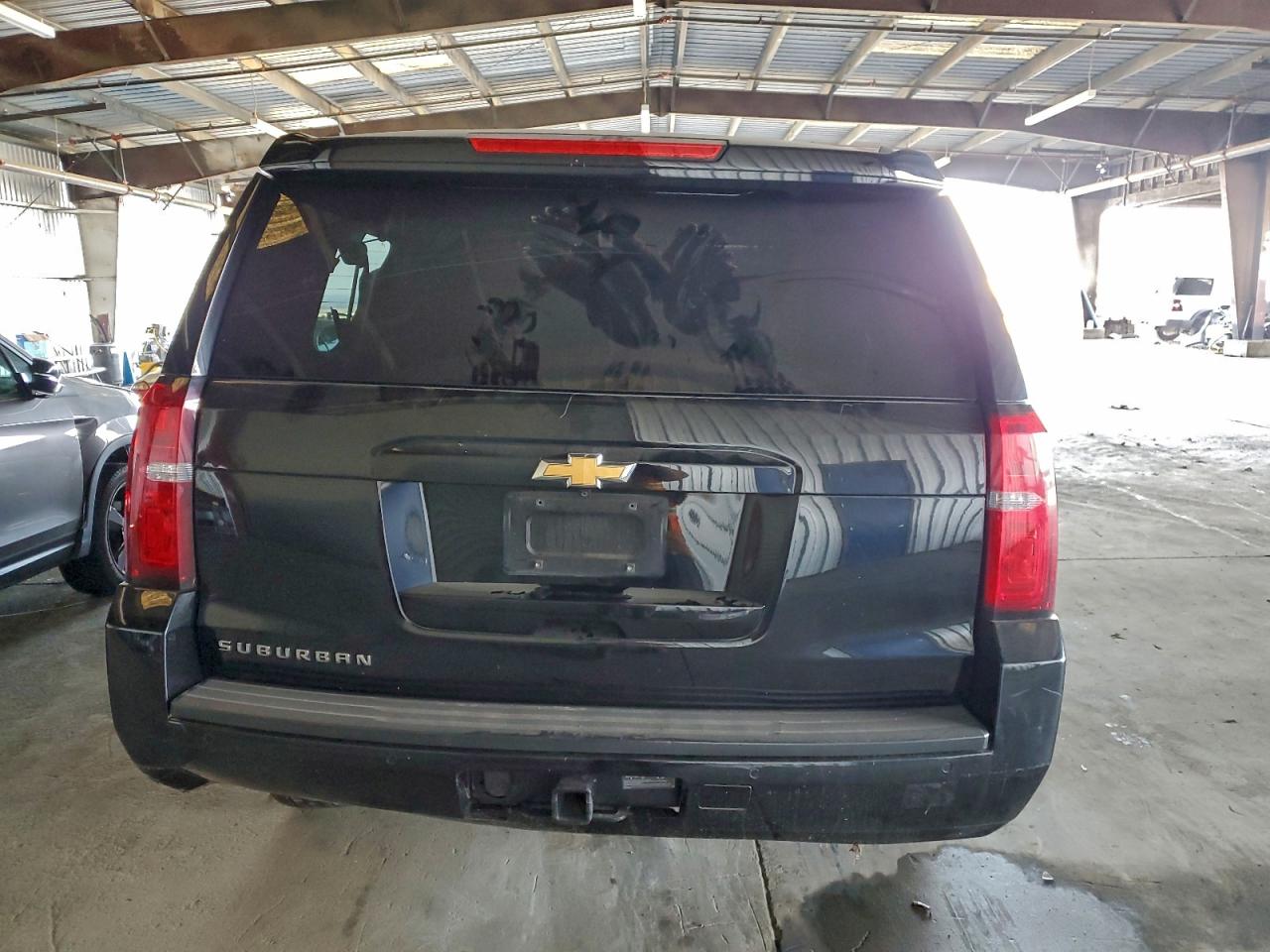 Chevrolet Suburban C1500 Lt Image 9